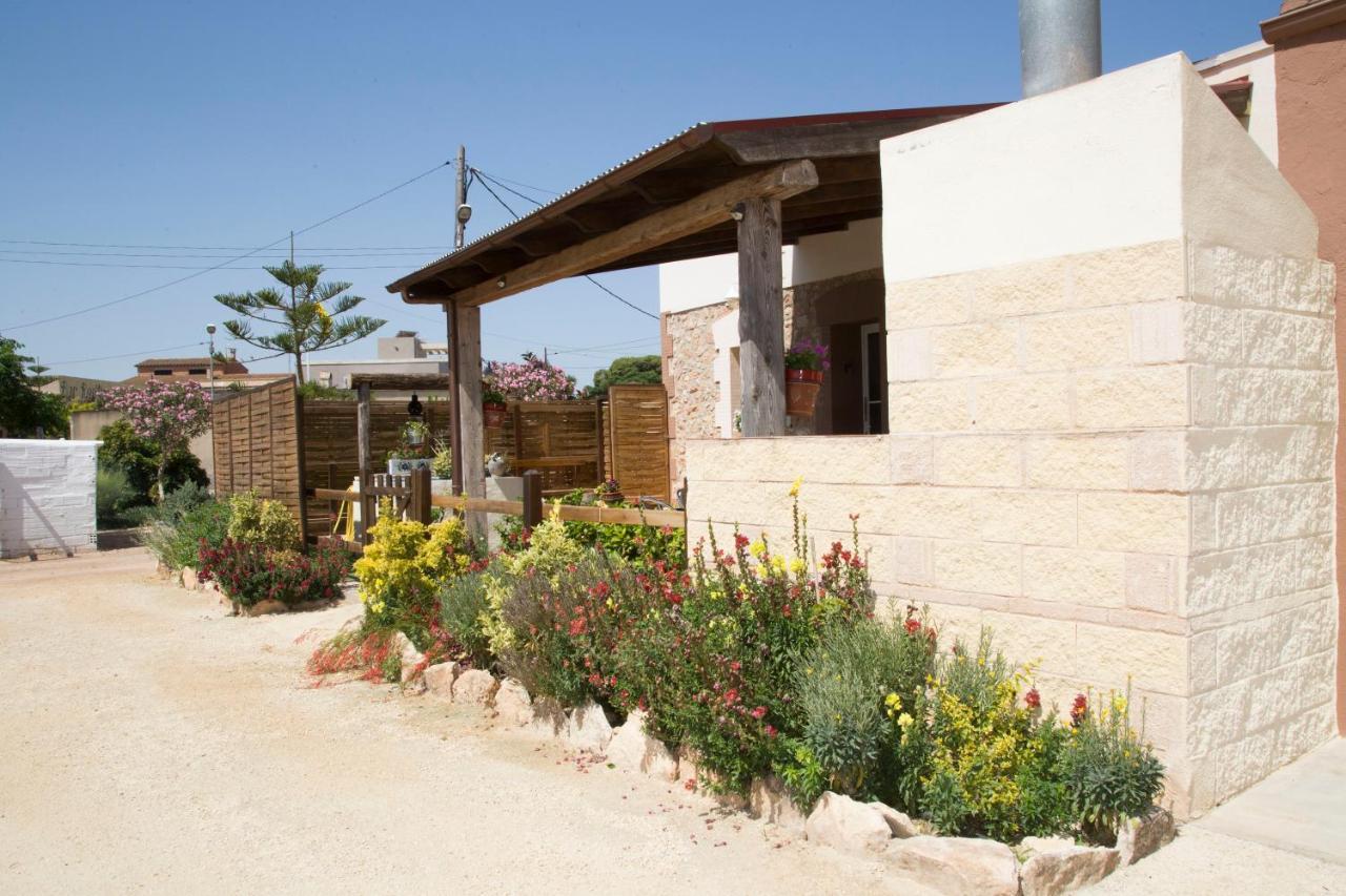 Casa Josep Vila Camarles Exterior foto