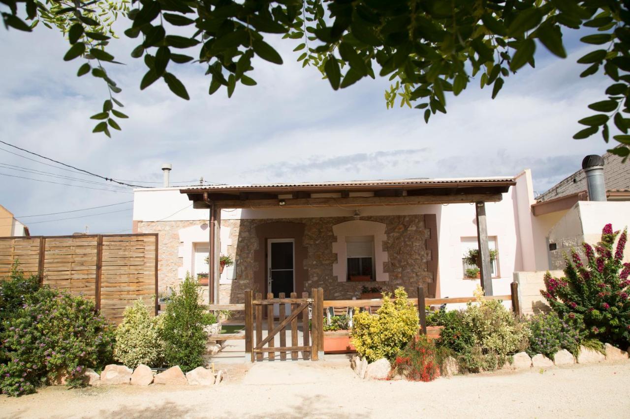 Casa Josep Vila Camarles Exterior foto