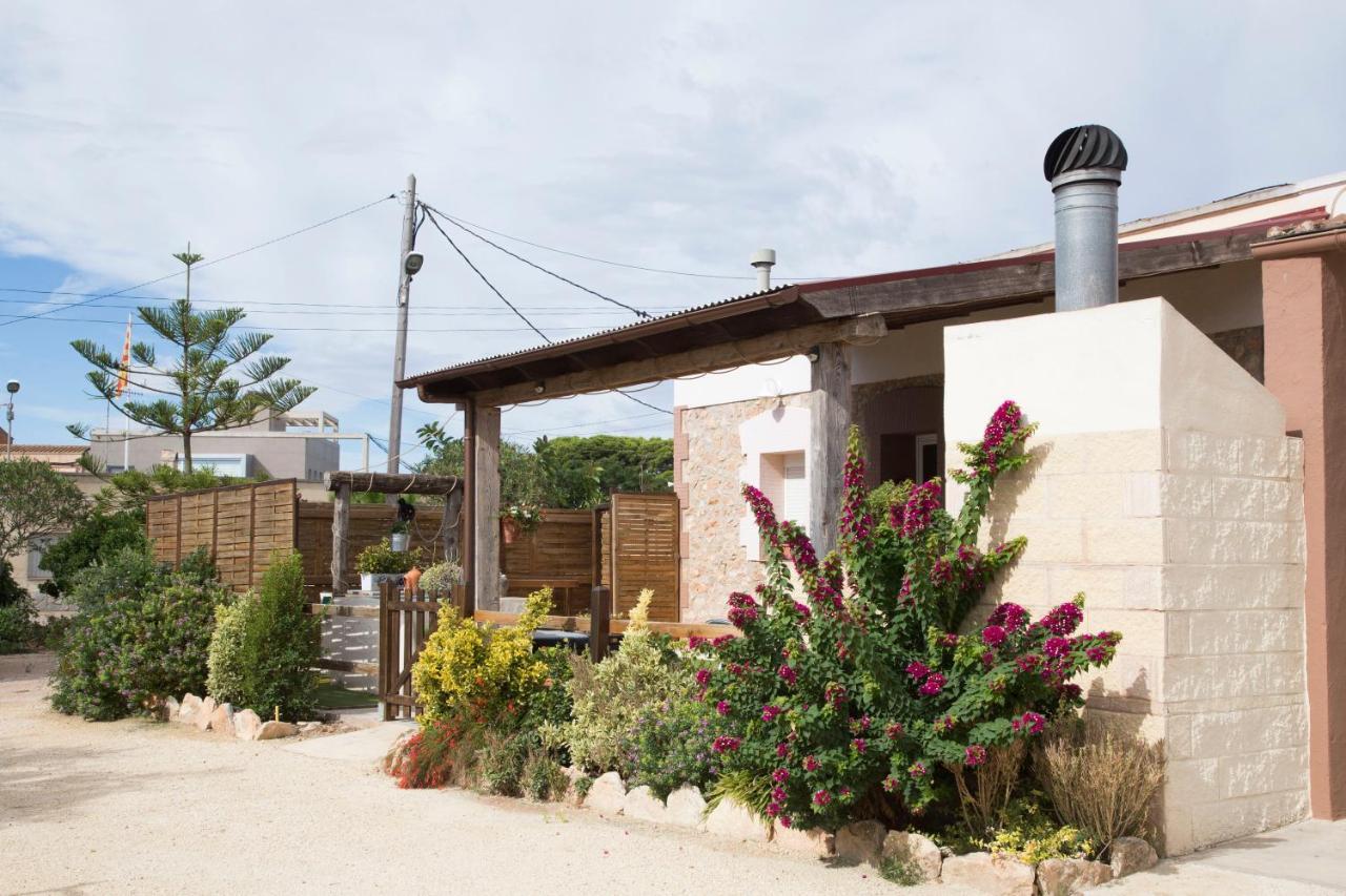 Casa Josep Vila Camarles Exterior foto
